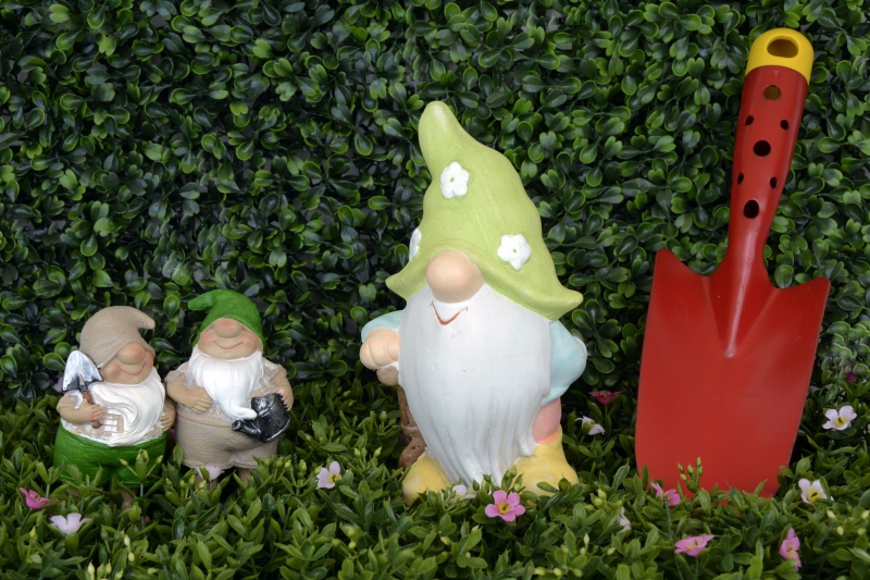 jardinerie-ASCROS-min_garden-gnome-1404358